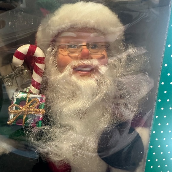 Vintage 16” Santa by Christmas Family plays your favorite Christmas tunes. - Picture 5 of 5